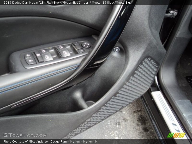 Pitch Black/Mopar Blue Stripes / Mopar '13 Black/Mopar Blue 2013 Dodge Dart Mopar '13