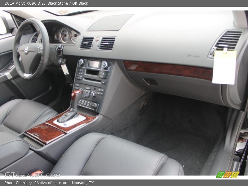 Dashboard of 2014 XC90 3.2