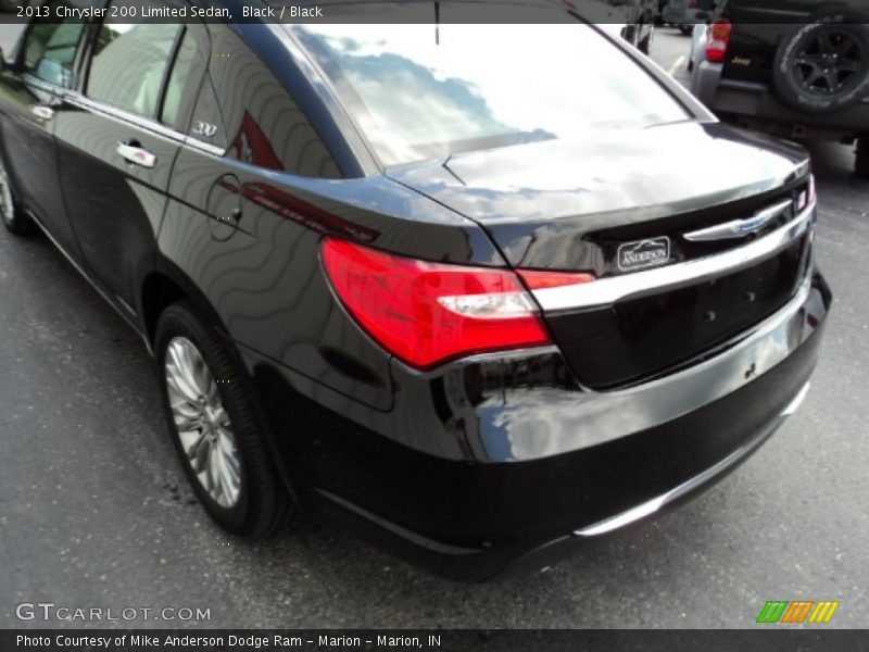 Black / Black 2013 Chrysler 200 Limited Sedan