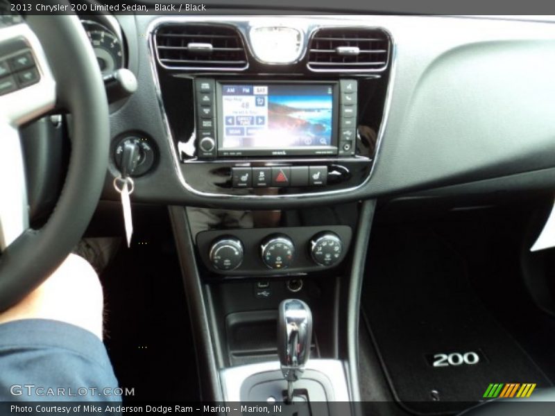 Black / Black 2013 Chrysler 200 Limited Sedan