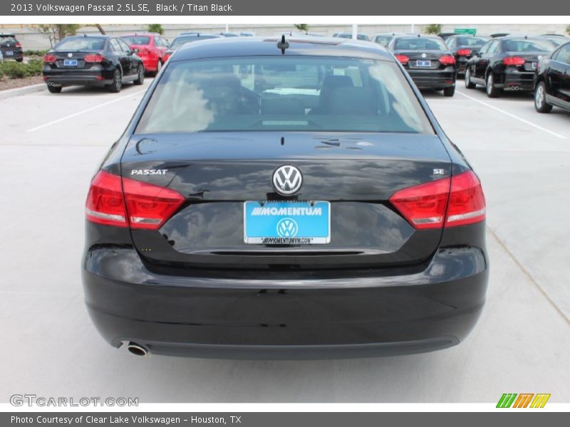 Black / Titan Black 2013 Volkswagen Passat 2.5L SE