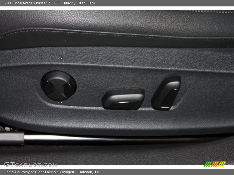 Black / Titan Black 2013 Volkswagen Passat 2.5L SE