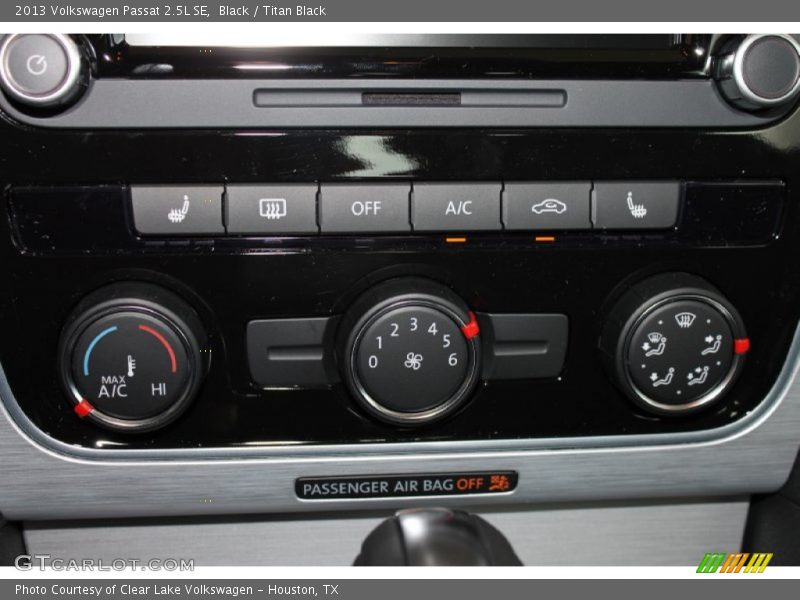 Black / Titan Black 2013 Volkswagen Passat 2.5L SE