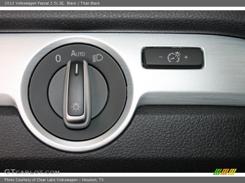 Black / Titan Black 2013 Volkswagen Passat 2.5L SE