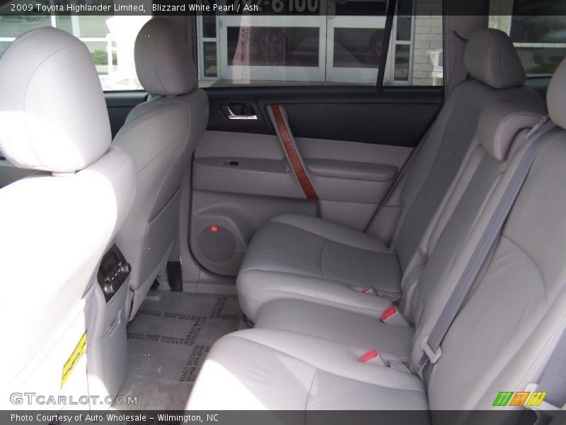 Blizzard White Pearl / Ash 2009 Toyota Highlander Limited