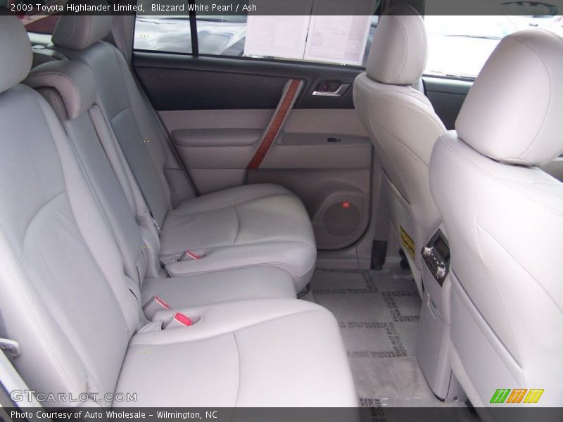 Blizzard White Pearl / Ash 2009 Toyota Highlander Limited