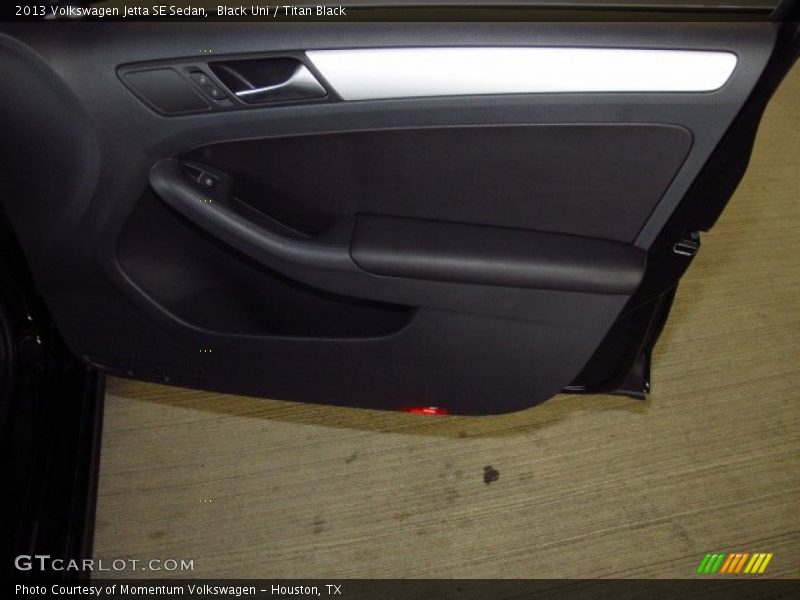 Black Uni / Titan Black 2013 Volkswagen Jetta SE Sedan