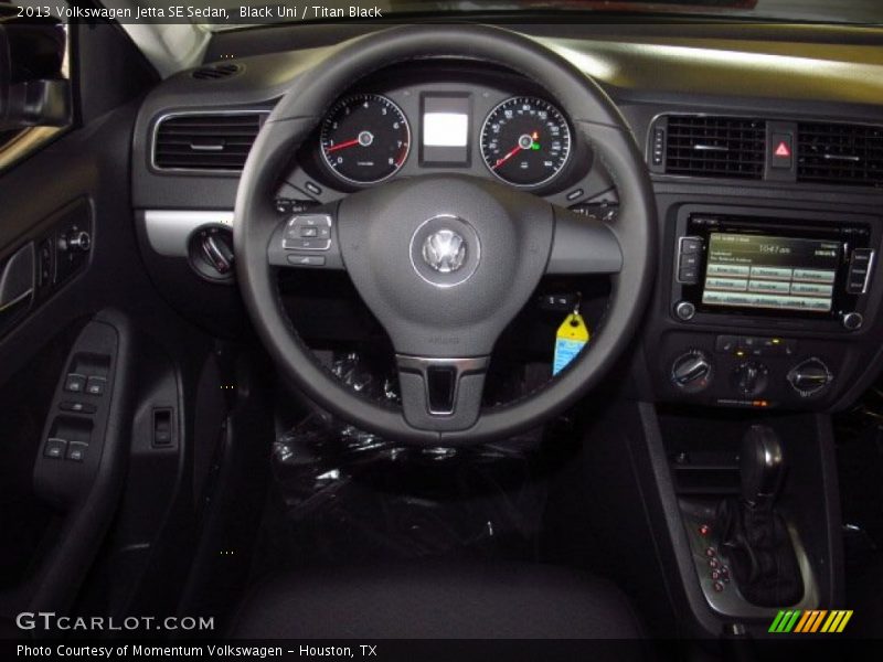 Black Uni / Titan Black 2013 Volkswagen Jetta SE Sedan