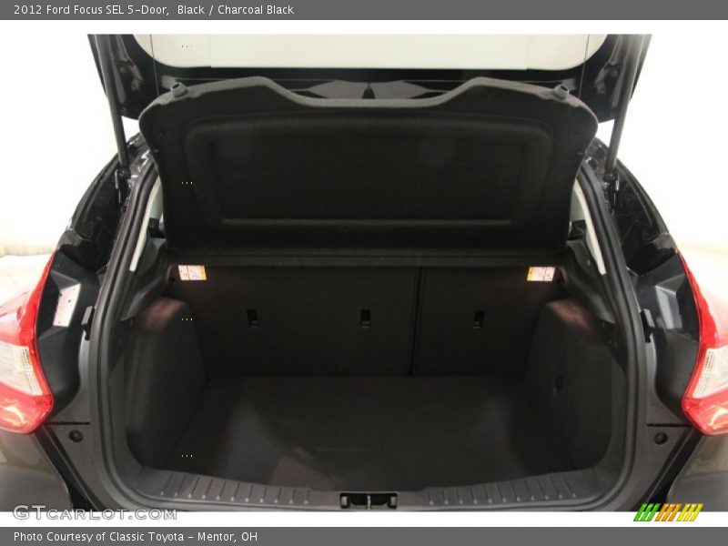 Black / Charcoal Black 2012 Ford Focus SEL 5-Door