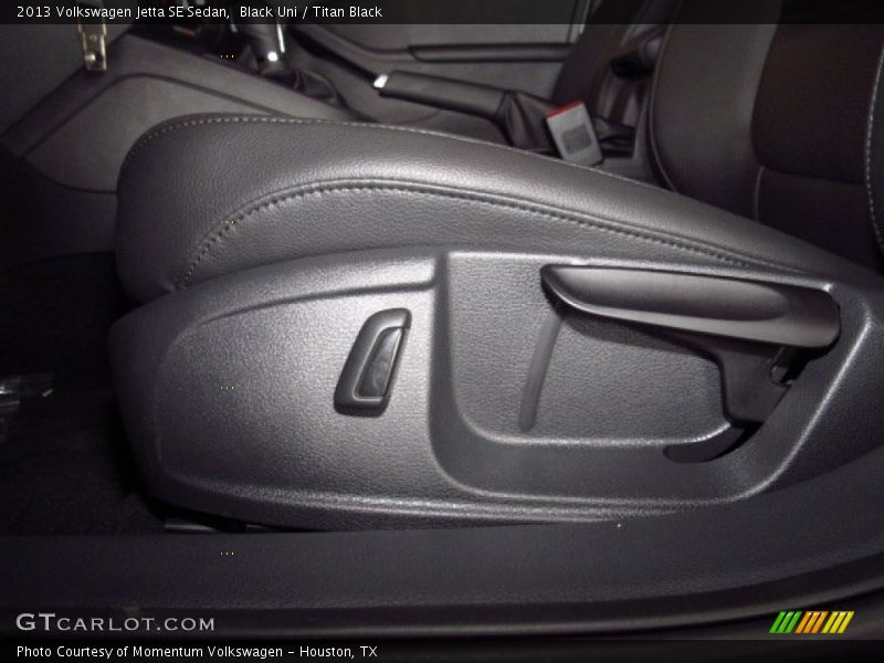 Black Uni / Titan Black 2013 Volkswagen Jetta SE Sedan
