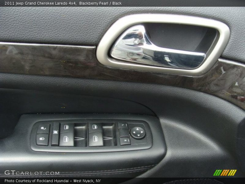 Blackberry Pearl / Black 2011 Jeep Grand Cherokee Laredo 4x4