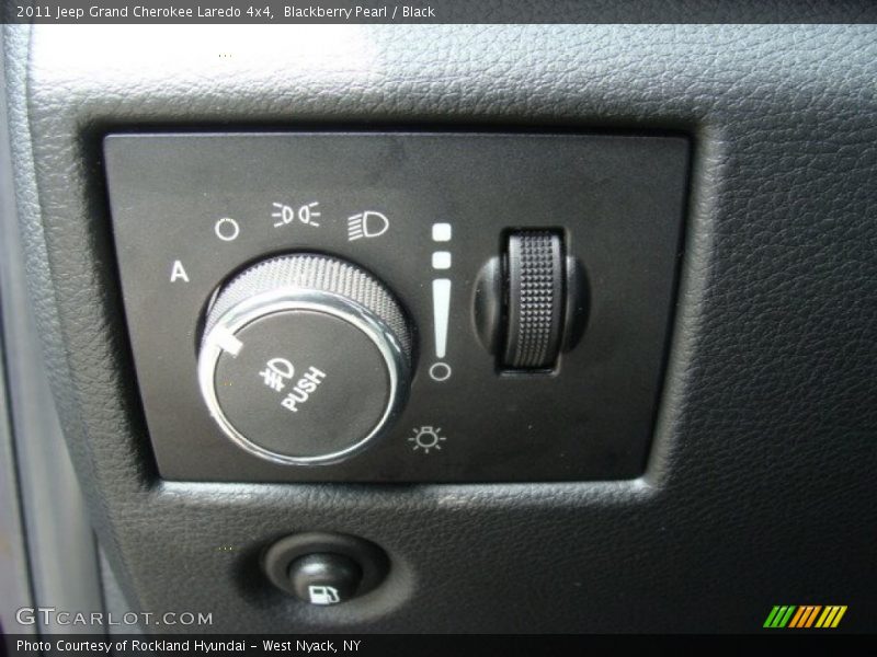 Blackberry Pearl / Black 2011 Jeep Grand Cherokee Laredo 4x4