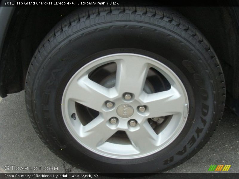 Blackberry Pearl / Black 2011 Jeep Grand Cherokee Laredo 4x4