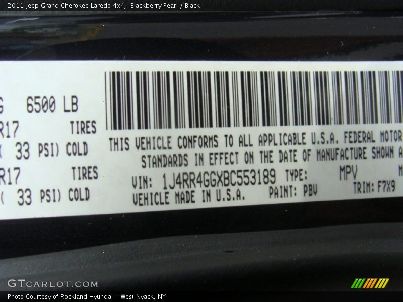 Blackberry Pearl / Black 2011 Jeep Grand Cherokee Laredo 4x4