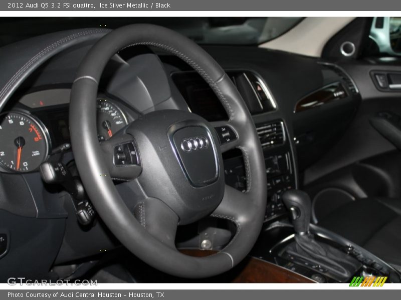  2012 Q5 3.2 FSI quattro Steering Wheel