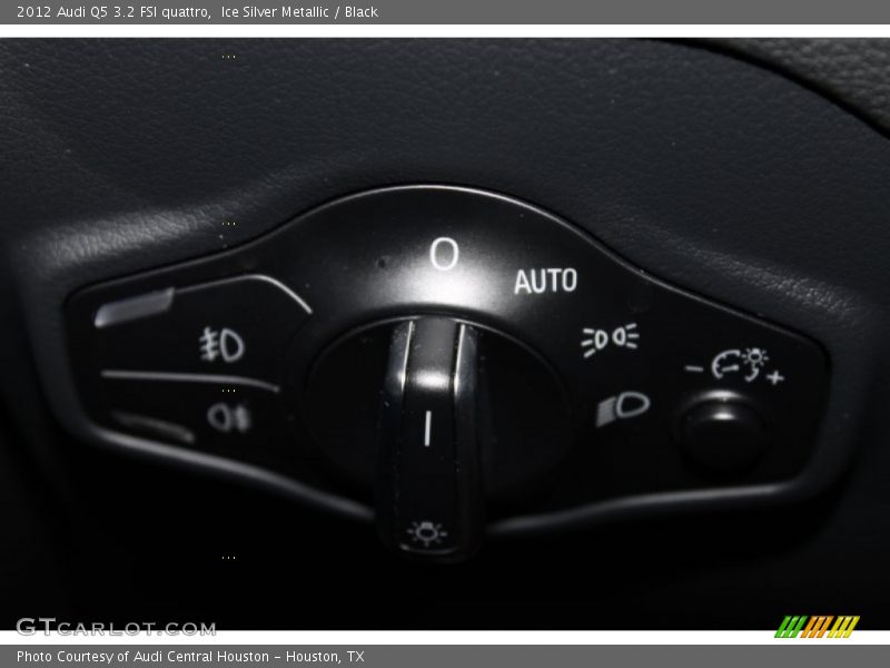 Controls of 2012 Q5 3.2 FSI quattro