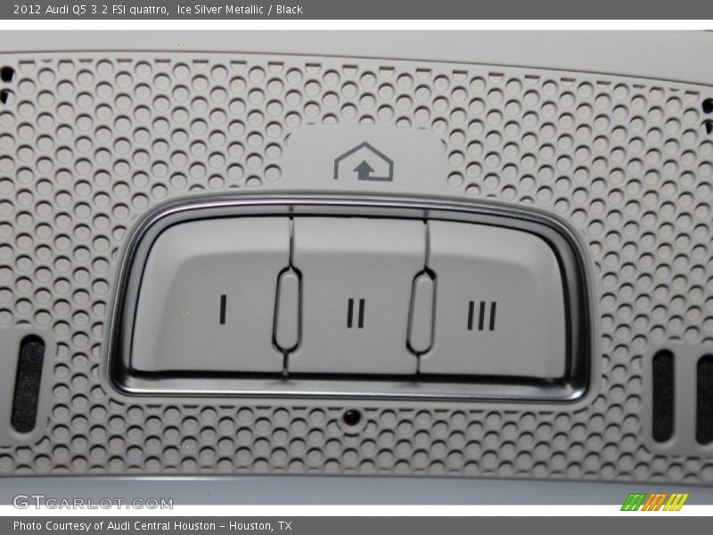 Ice Silver Metallic / Black 2012 Audi Q5 3.2 FSI quattro