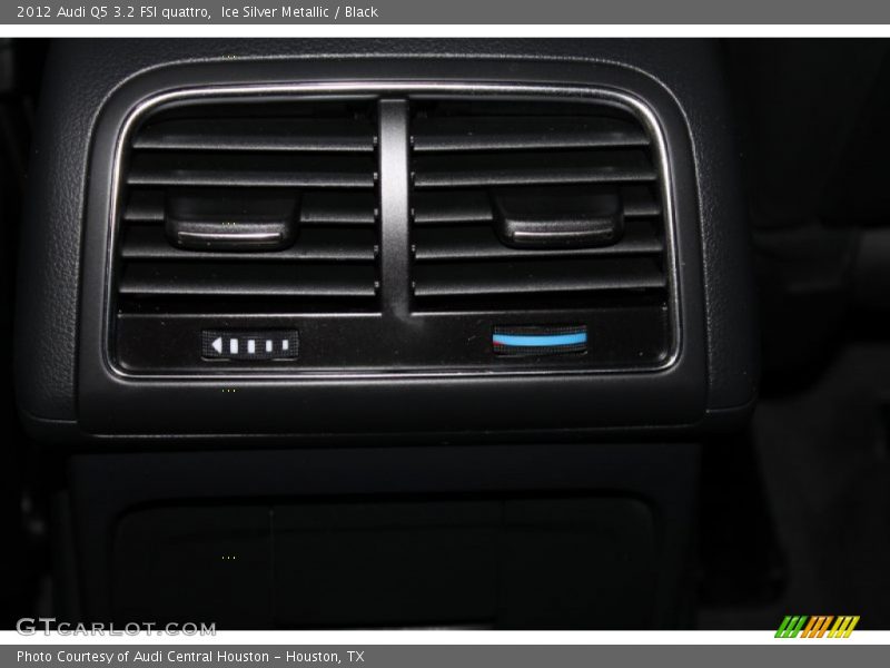 Ice Silver Metallic / Black 2012 Audi Q5 3.2 FSI quattro