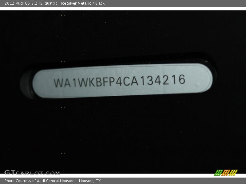 Ice Silver Metallic / Black 2012 Audi Q5 3.2 FSI quattro