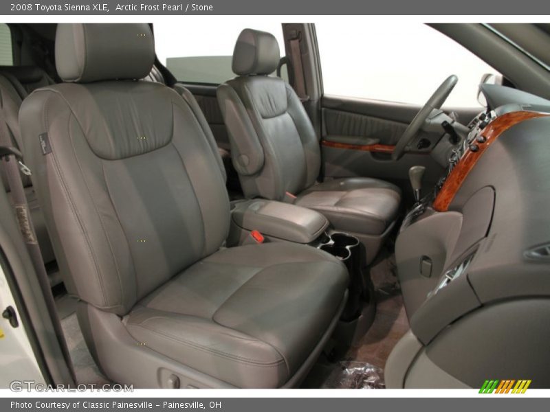 Front Seat of 2008 Sienna XLE