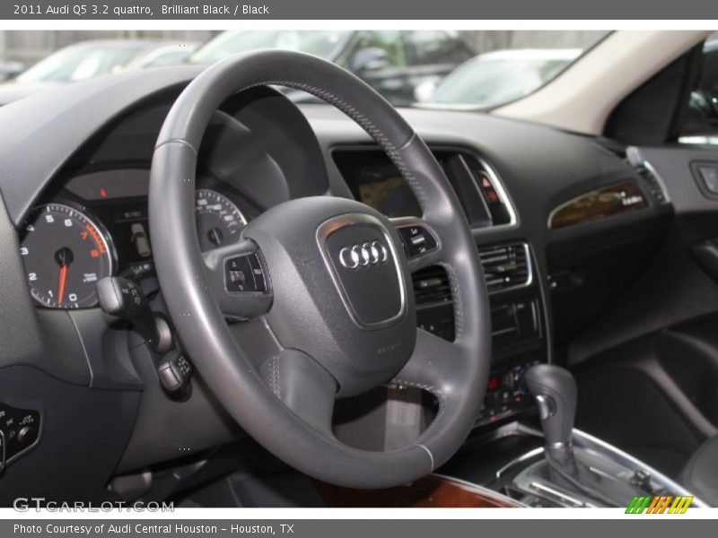 Brilliant Black / Black 2011 Audi Q5 3.2 quattro