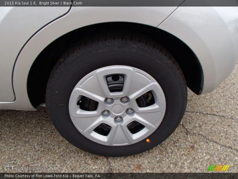 Bright Silver / Black Cloth 2013 Kia Soul 1.6