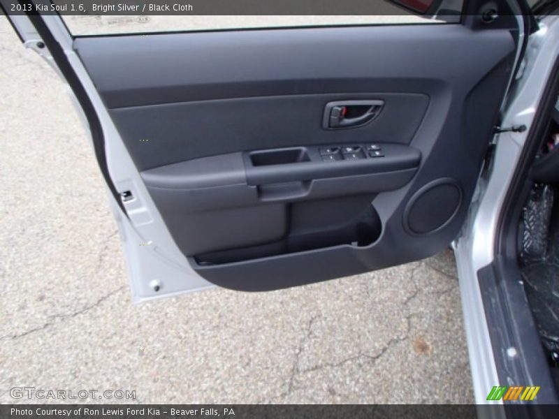 Bright Silver / Black Cloth 2013 Kia Soul 1.6