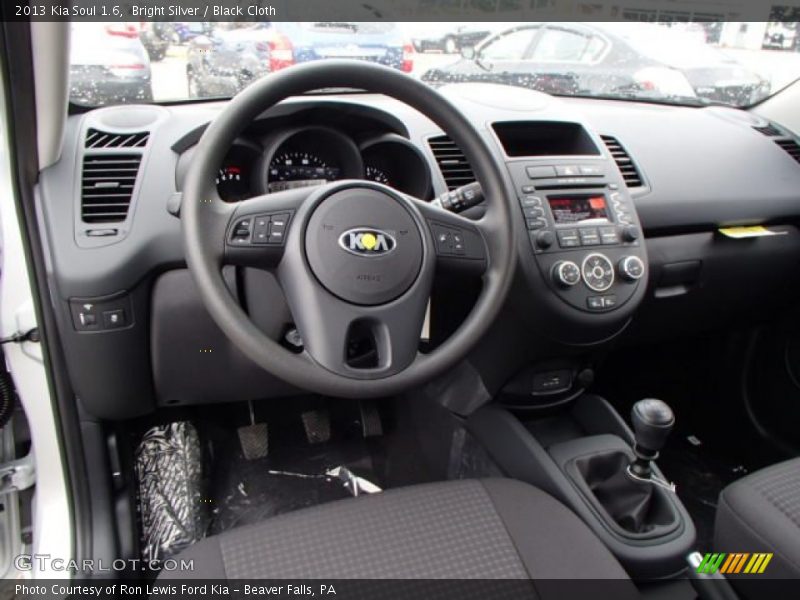 Bright Silver / Black Cloth 2013 Kia Soul 1.6
