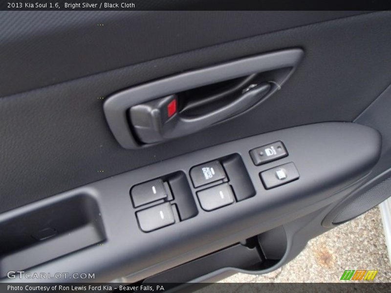 Bright Silver / Black Cloth 2013 Kia Soul 1.6