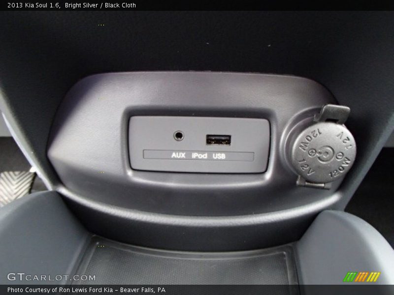 Bright Silver / Black Cloth 2013 Kia Soul 1.6