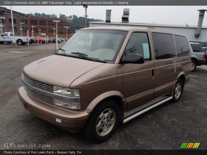 Light Autumnwood Metallic / Neutral 2005 Chevrolet Astro LS AWD Passenger Van
