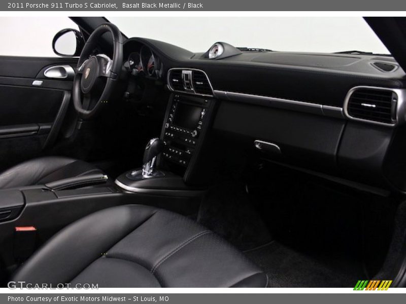 Dashboard of 2011 911 Turbo S Cabriolet
