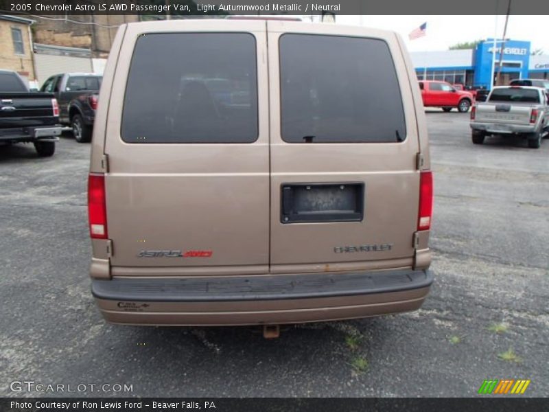 Light Autumnwood Metallic / Neutral 2005 Chevrolet Astro LS AWD Passenger Van