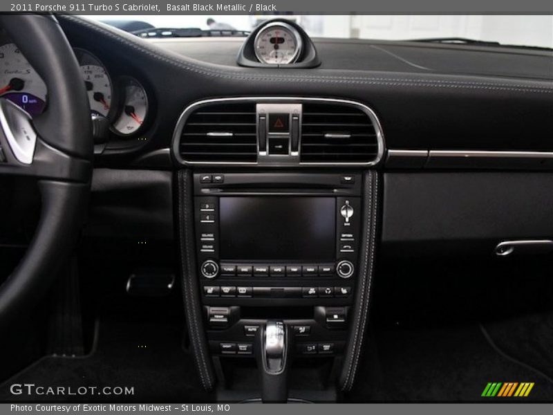Controls of 2011 911 Turbo S Cabriolet