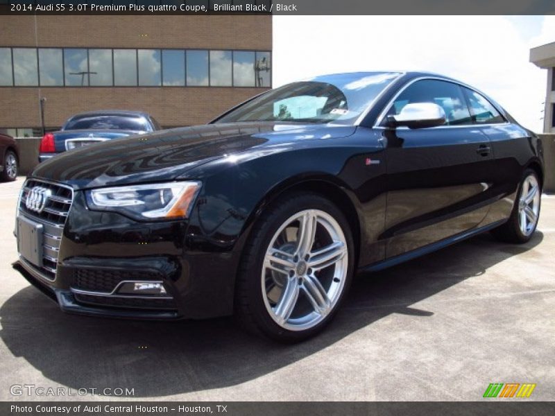 Front 3/4 View of 2014 S5 3.0T Premium Plus quattro Coupe