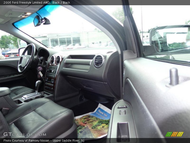 Black / Black 2006 Ford Freestyle Limited AWD