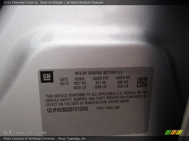 Silver Ice Metallic / Jet Black/Medium Titanium 2013 Chevrolet Cruze LS