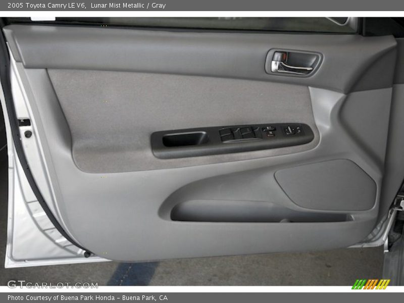 Lunar Mist Metallic / Gray 2005 Toyota Camry LE V6