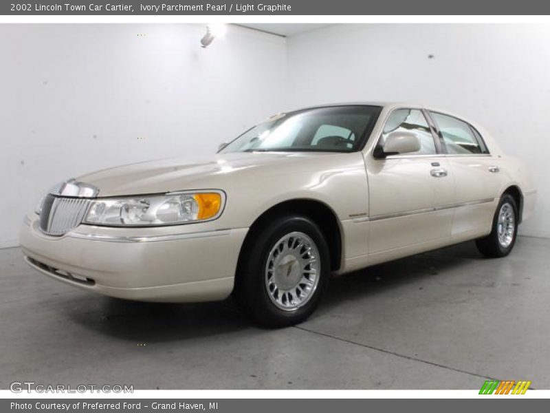 Ivory Parchment Pearl / Light Graphite 2002 Lincoln Town Car Cartier