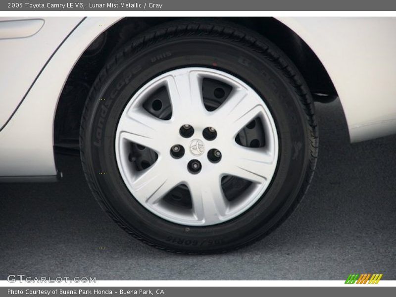 Lunar Mist Metallic / Gray 2005 Toyota Camry LE V6