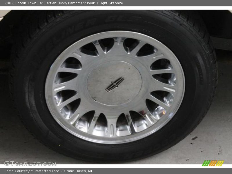 Ivory Parchment Pearl / Light Graphite 2002 Lincoln Town Car Cartier