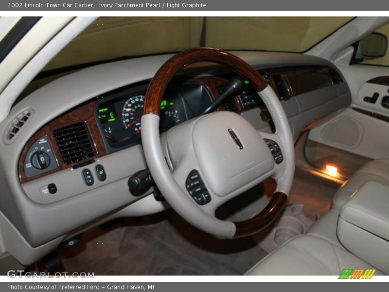 Ivory Parchment Pearl / Light Graphite 2002 Lincoln Town Car Cartier