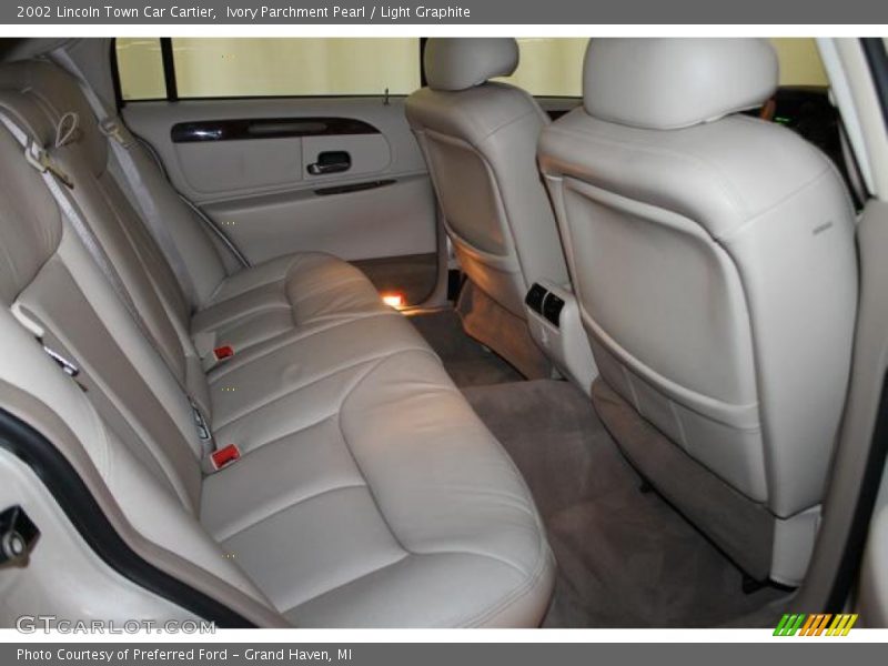 Ivory Parchment Pearl / Light Graphite 2002 Lincoln Town Car Cartier