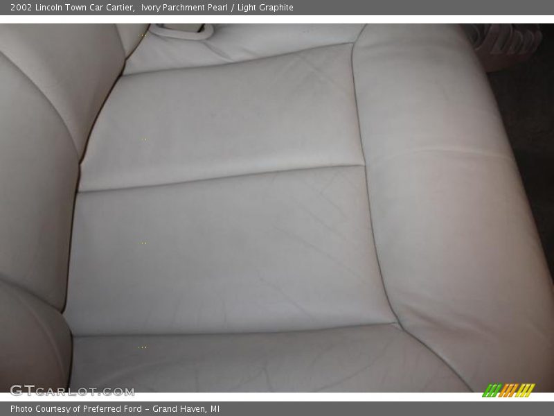 Ivory Parchment Pearl / Light Graphite 2002 Lincoln Town Car Cartier