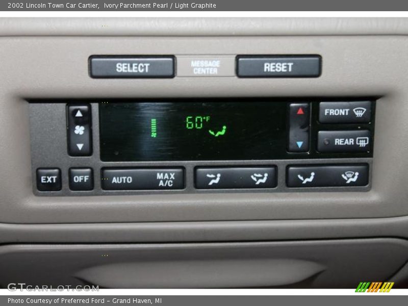Ivory Parchment Pearl / Light Graphite 2002 Lincoln Town Car Cartier
