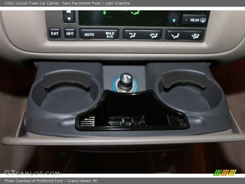 Ivory Parchment Pearl / Light Graphite 2002 Lincoln Town Car Cartier