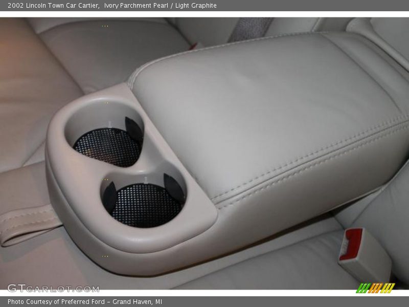 Ivory Parchment Pearl / Light Graphite 2002 Lincoln Town Car Cartier