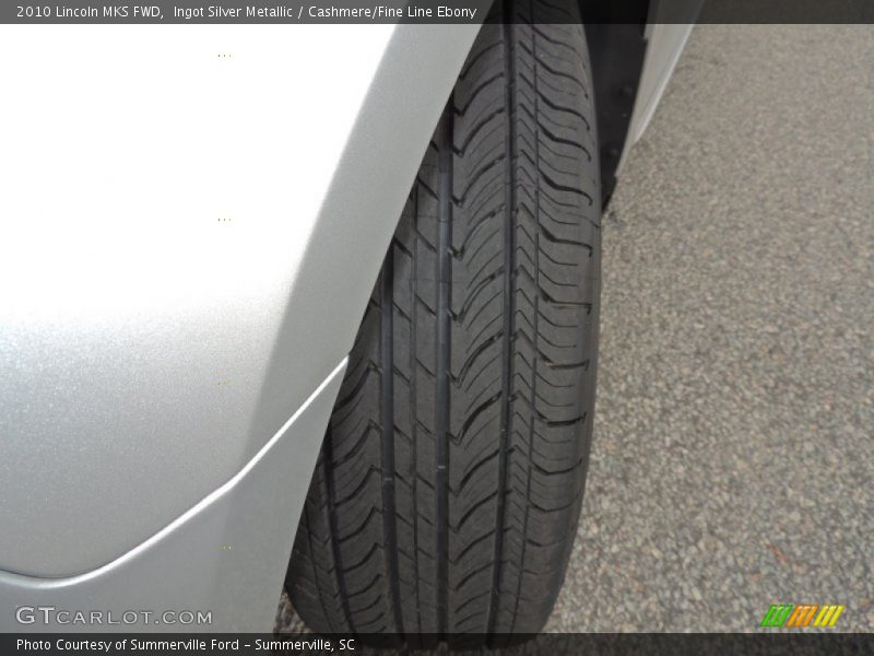 Ingot Silver Metallic / Cashmere/Fine Line Ebony 2010 Lincoln MKS FWD