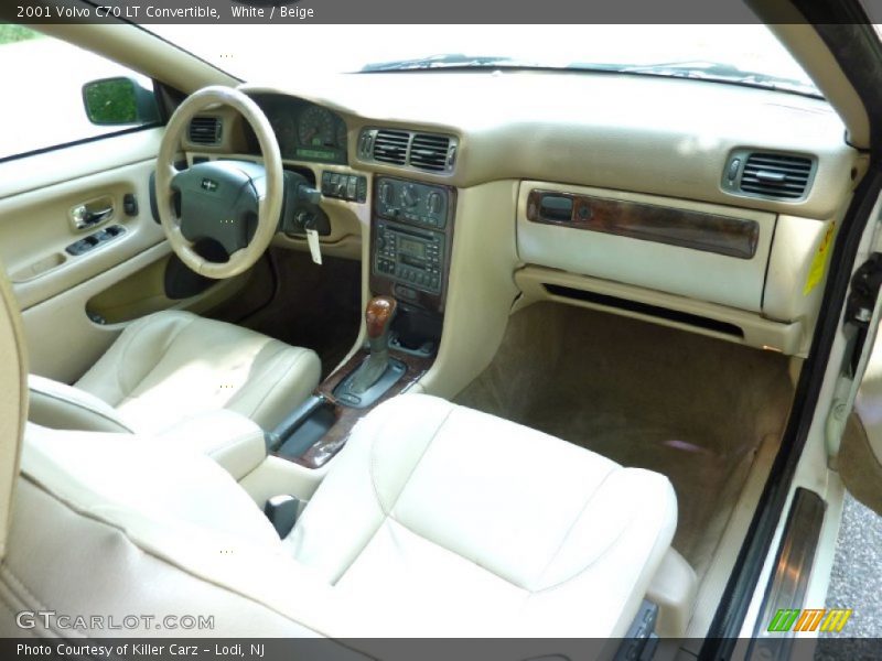 Dashboard of 2001 C70 LT Convertible