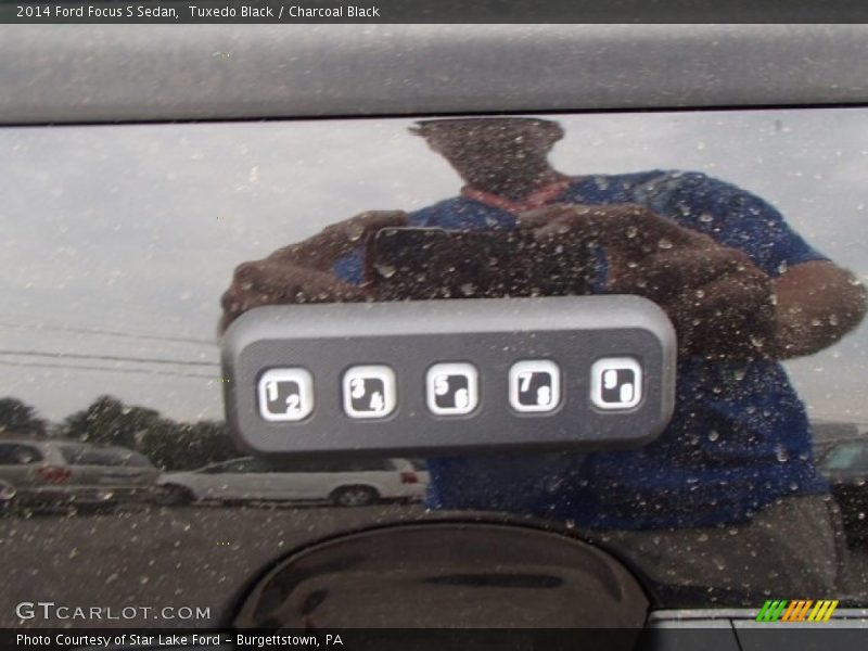Tuxedo Black / Charcoal Black 2014 Ford Focus S Sedan